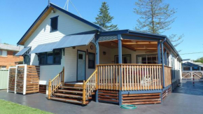 Mistys Beachside Cottage - Bring your own linen. South West Rocks